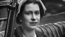 Queen Elizabeth II during Royal Tour in New York City motorcade, October 5, 1957. (Photo by Ben Martin/Getty Images)