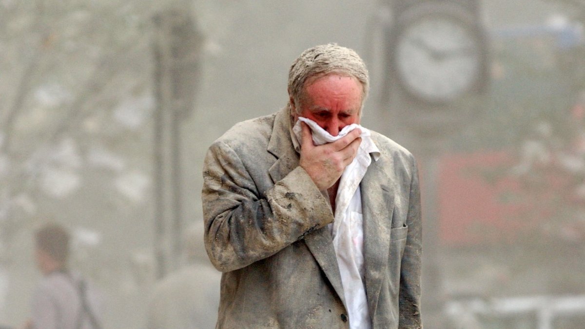 From the archives: Man in 9/11 dust photo – NBC New York