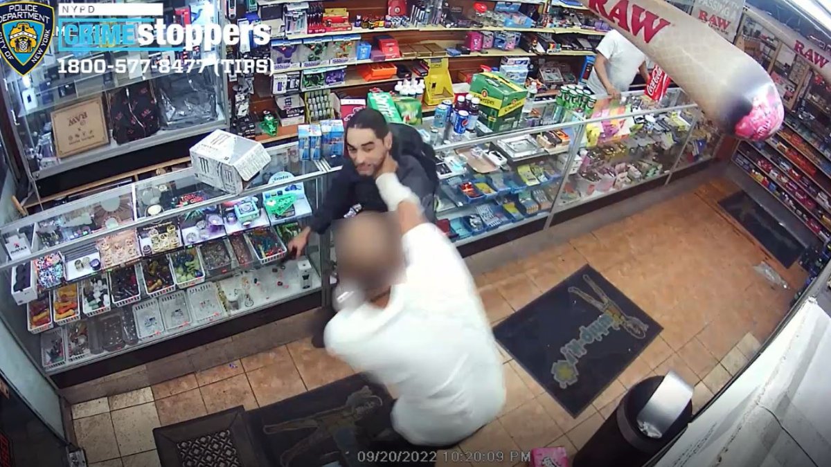 Suspected Cuffed in Deadly Confrontation Over Bad Manners at NYC Smoke Shop – NBC New York - Vimarsana News