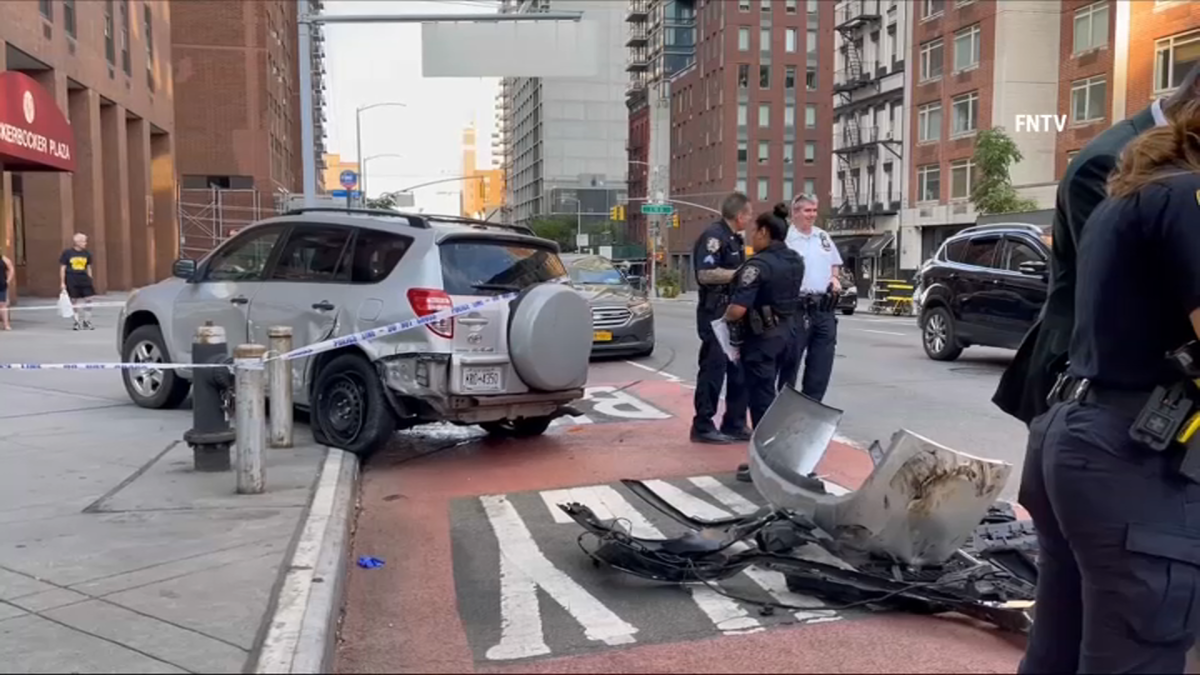 Manhattan Car Chase Ends in Savage Crash, Armed Cash Grab: Police