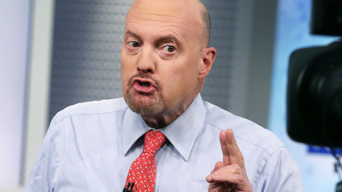 'Hold Your Nose and Sell' to Brace for a Possible Market Downturn, Jim Cramer Says – NBC New York - Vimarsana News