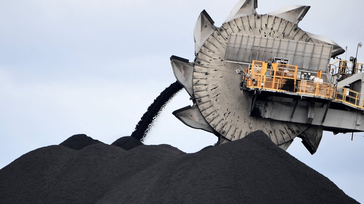 Nearly Half of the Coal Industry Is Still on an Expansion Course in 'Reckless' Mining Rush – NBC New York - Vimarsana News