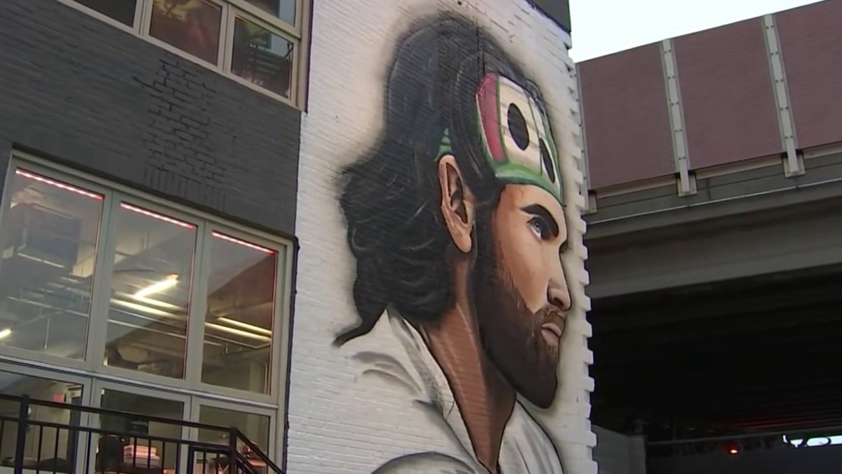 Bryce Harper mural in South Philly catching fans' attention - CBS