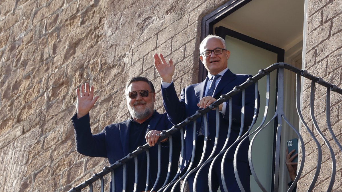 ‘Gladiator' Actor Russell Crowe Celebrated During Visit to Rome
