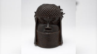 A photo of “Head of a king (Oba)” presumably from the 1700s courtesy of the Rhode Island School of Design Museum of Art.