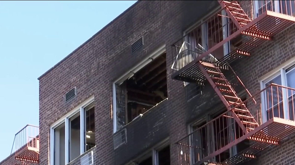 6 People Hurt in Brooklyn Apartment Building Fire – NBC New York