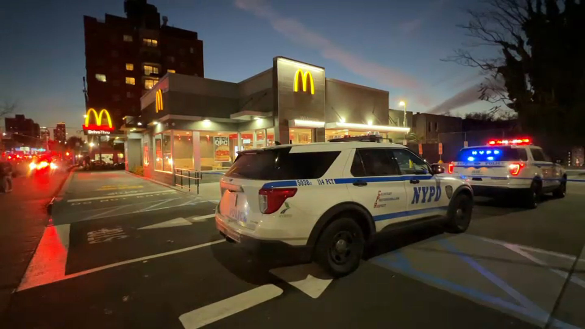 Queens McDonald’s Scene of Teen Stabbing: NYPD – NBC New York