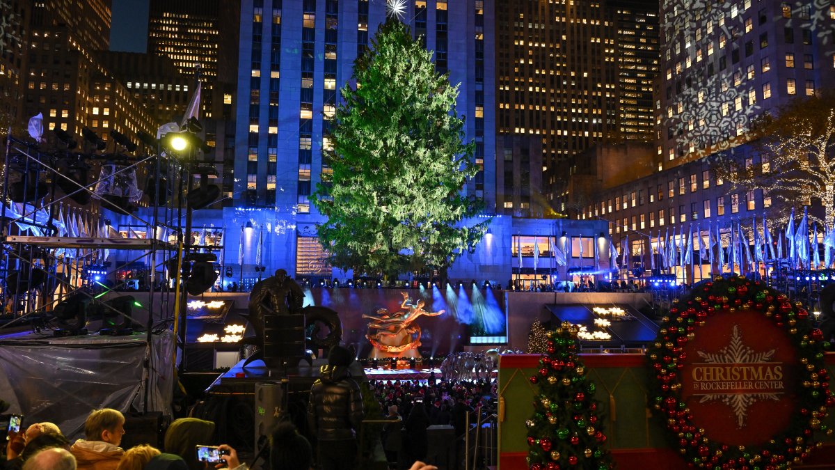 Christmas Tree: Street Closures, How to Watch – NBC New York