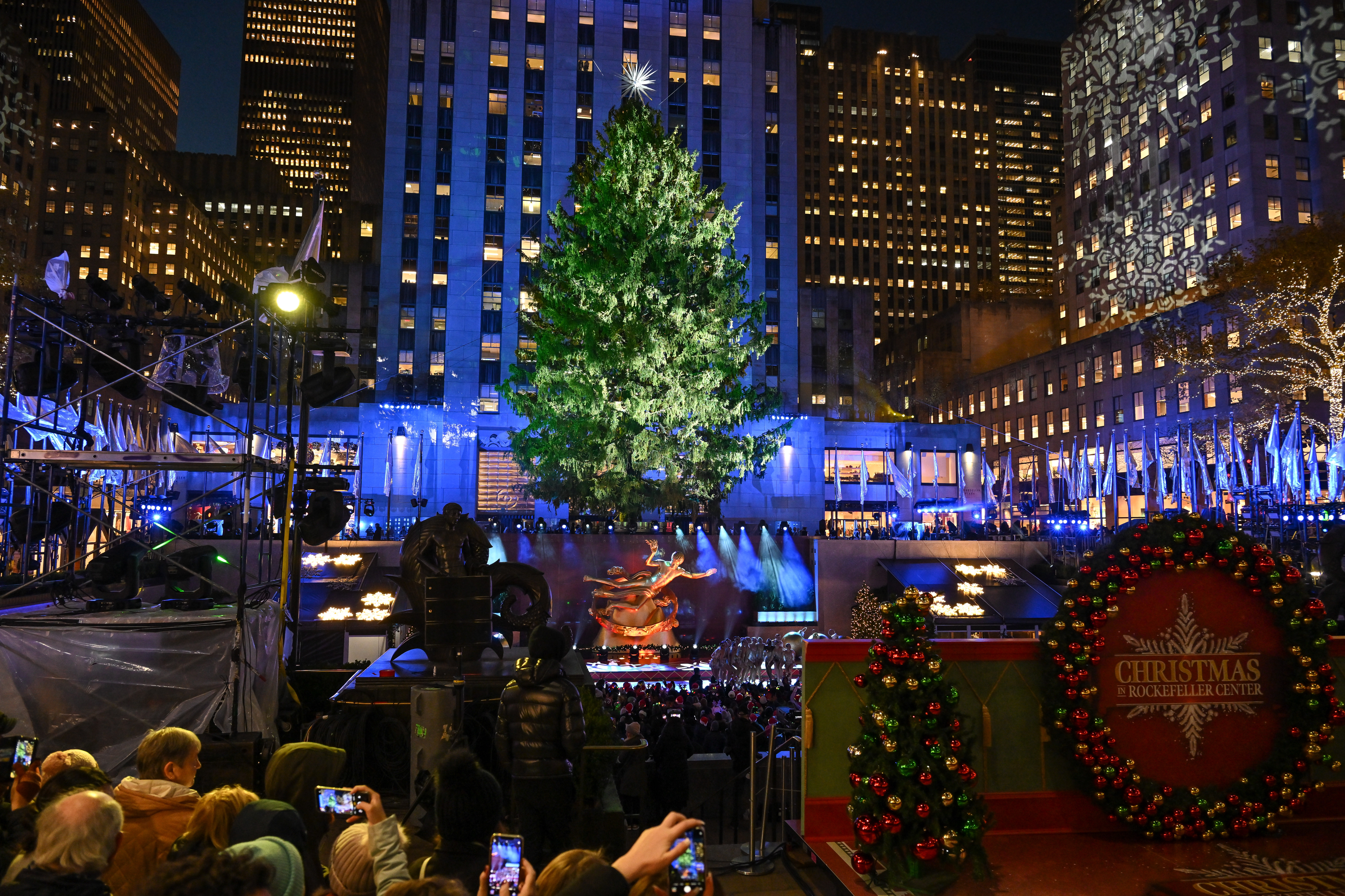 Christmas Tree Lighting Ceremony 2021: Rockefeller Christmas tree lights up New  York