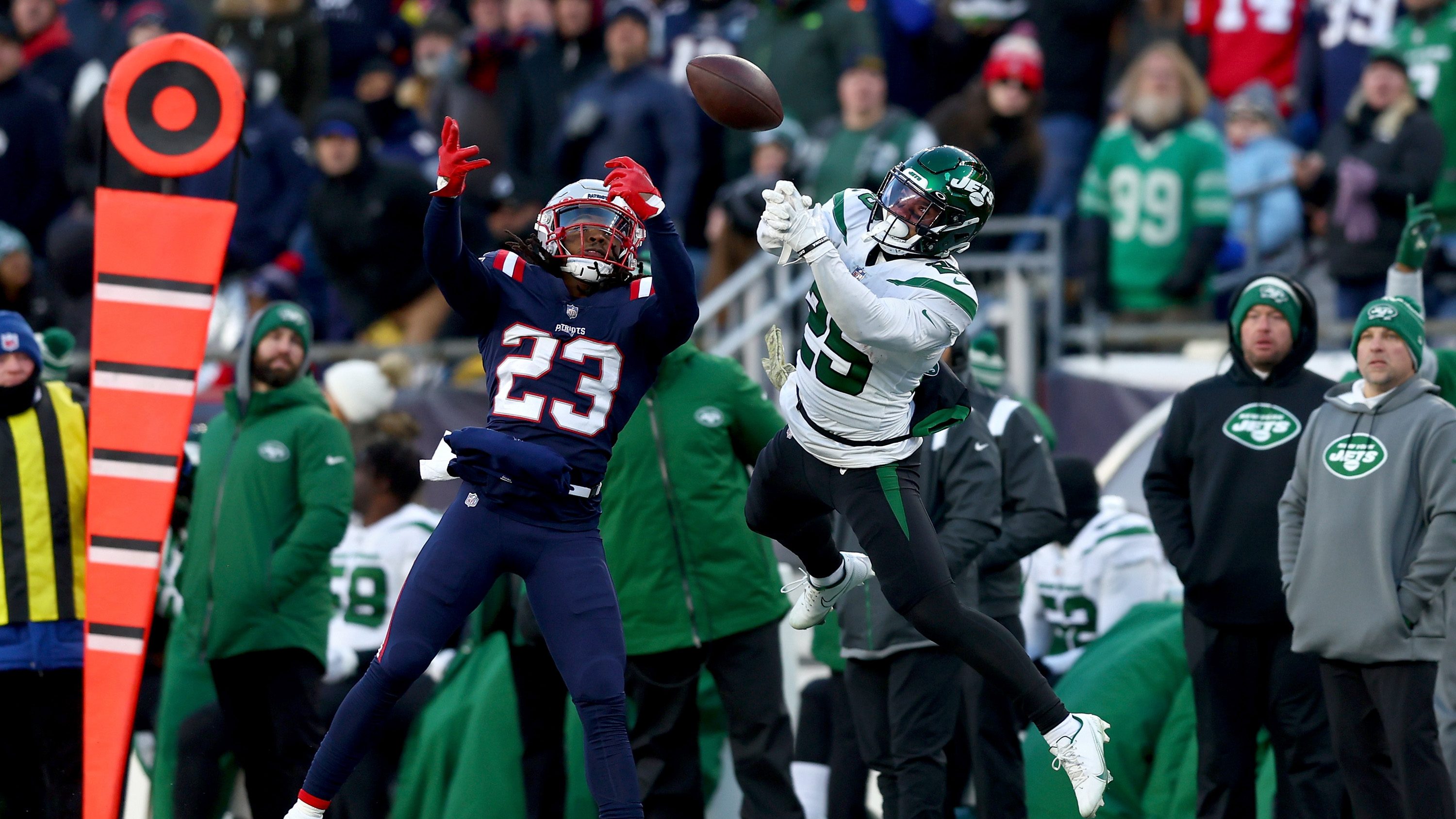 Marcus Jones' Late Punt Return Lifts Patriots Over Jets 10-3 – NBC New York
