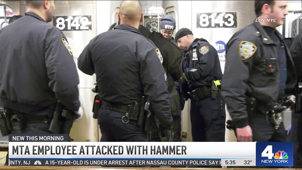 Mta Worker Attacked With Hammer On Manhattan Subway Platform Nbc New York 