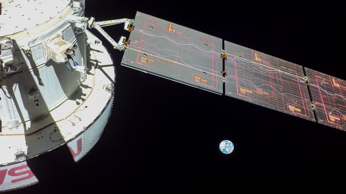NASA's Orion Capsule Flies Over Apollo Sites on Moon, Heads Home – NBC New York - Vimarsana News
