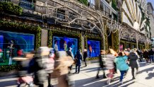 11 blocks of NYC's Fifth Avenue become 'car-free' holiday shopping plaza
