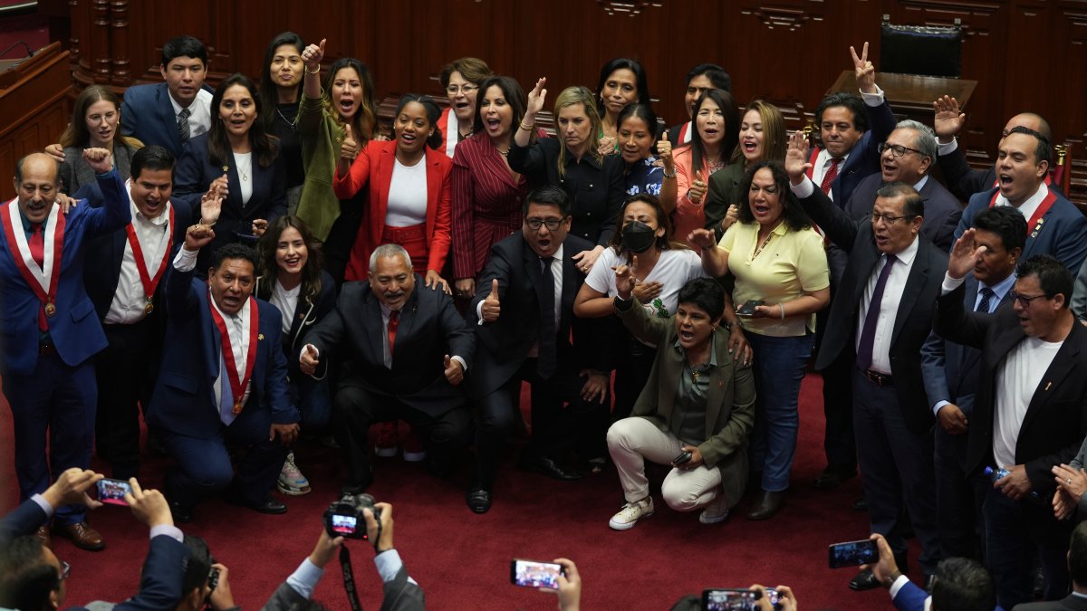 Peru President Dissolves Congress, Which Then Ousts Him – NBC New York - Vimarsana News