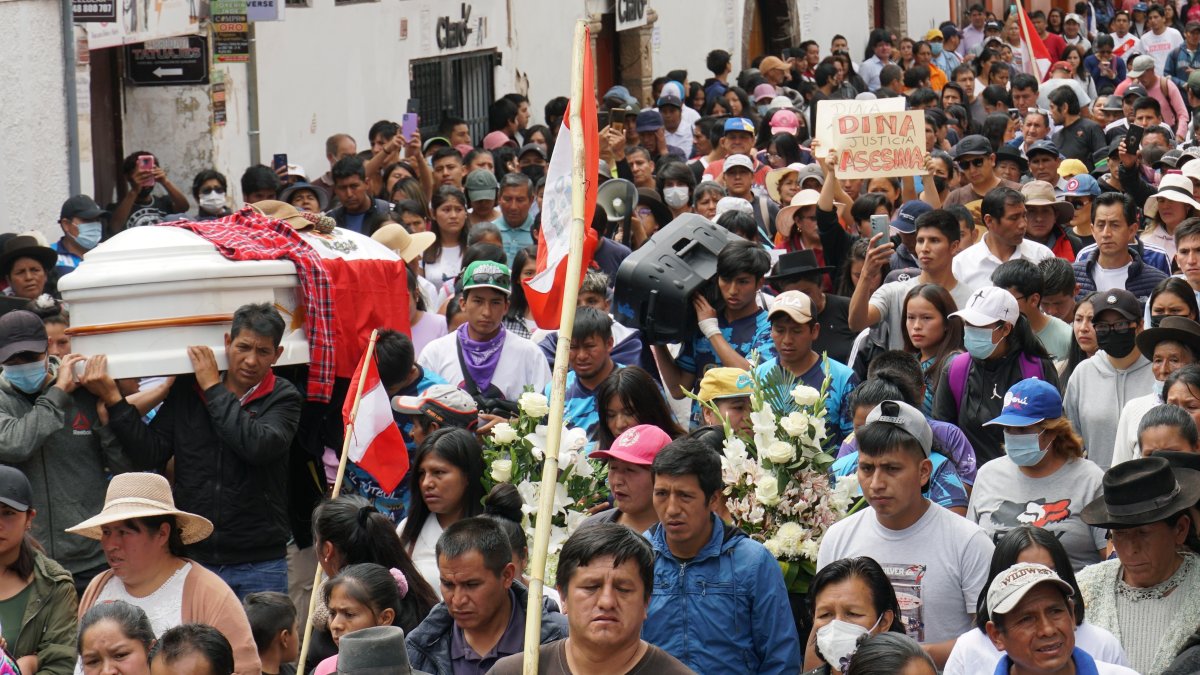 Protester's Death Highlights Violence, Unrest in Peru – NBC New York - Vimarsana News