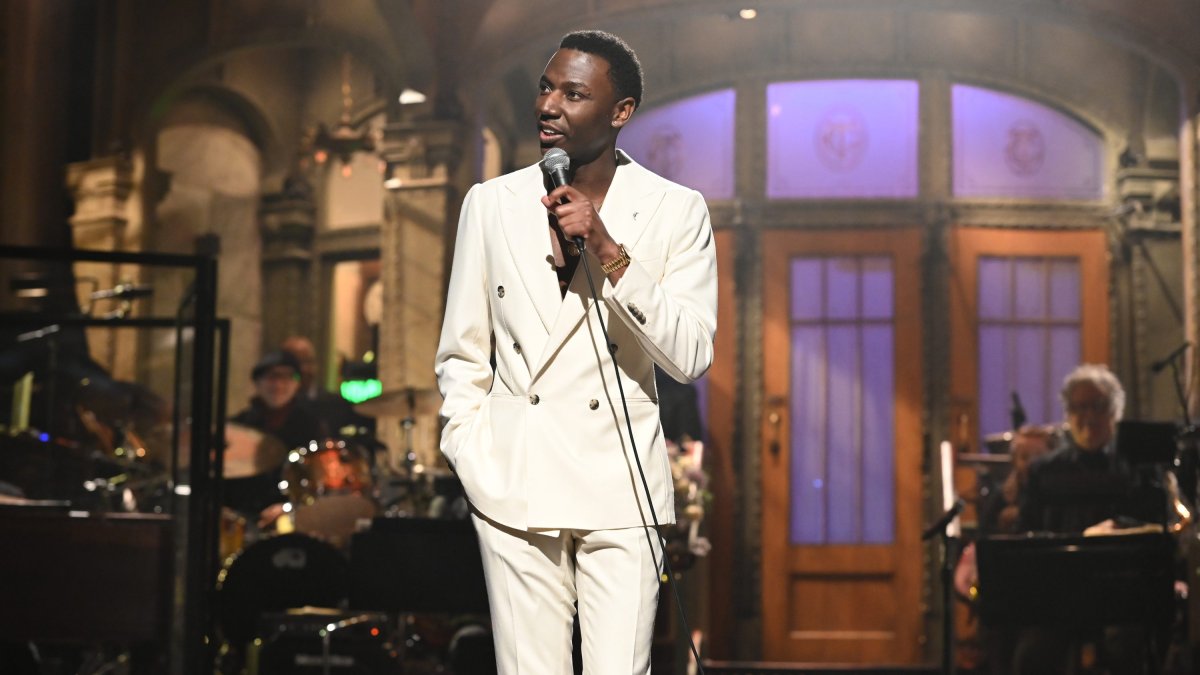 Jerrod Carmichael to Host 2023 Golden Globe Awards – NBC New York