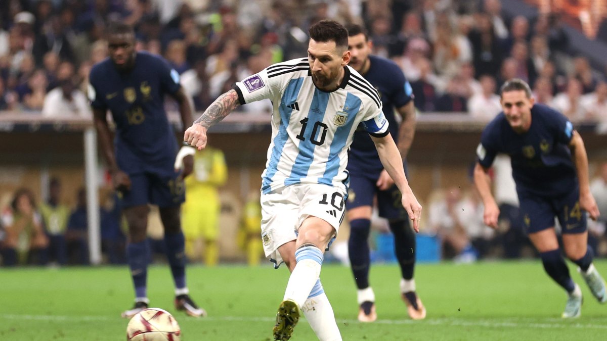 Lionel Messi Scores Penalty in World Cup Final vs. France