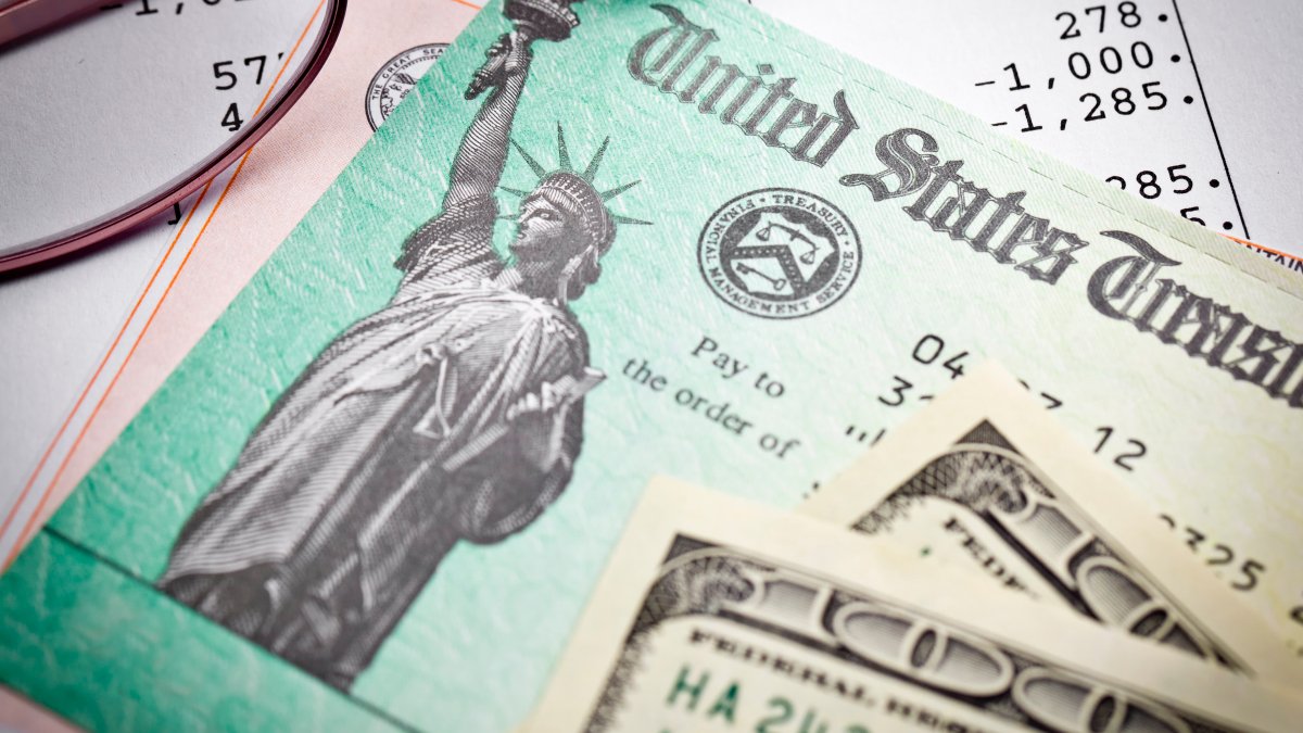 Despite Falling Inflation, Nearly One-Third of Americans Will Rely on Tax Refunds, Survey Finds. Here's How to Get Your Refund Faster - Vimarsana News