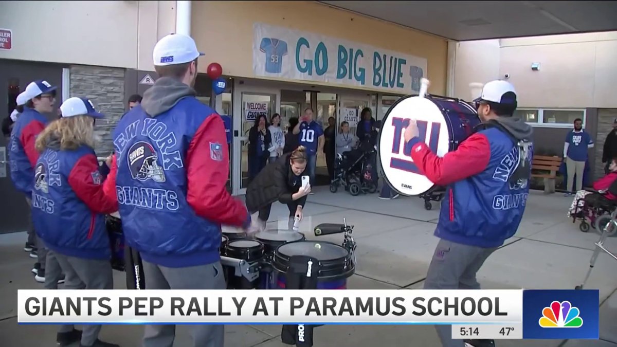 NY Giants playoff Pep Rally at Bleshman School in Paramus NJ