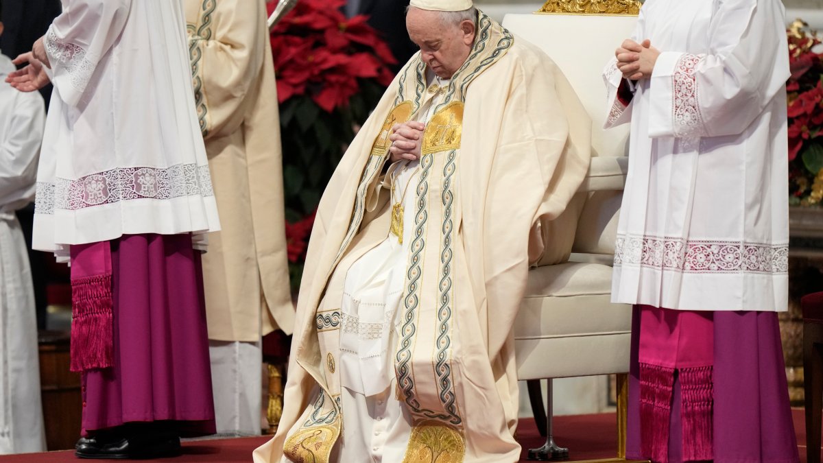 Pope Francis Prays for Benedict on New Year’s Day – NBC New York