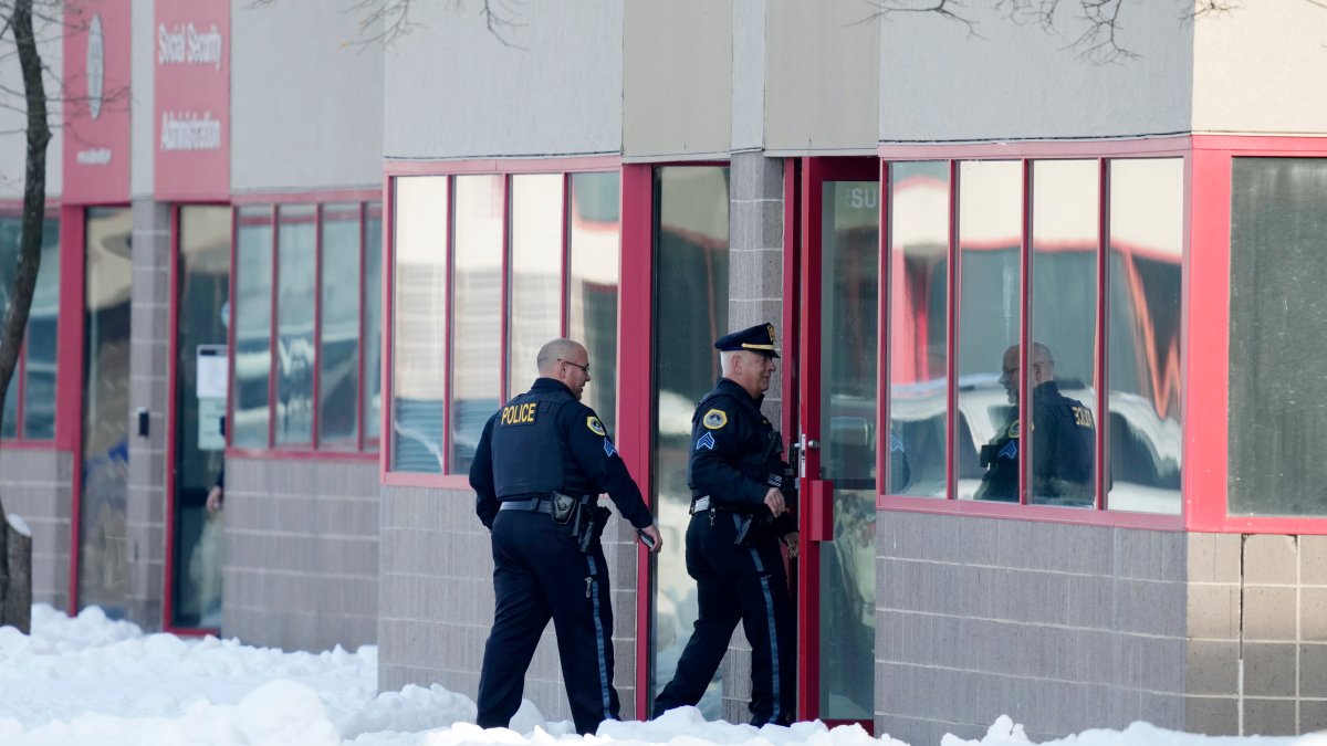 Two Students Dead, Teacher Hurt in Iowa School Program Shooting – NBC New York - Vimarsana News