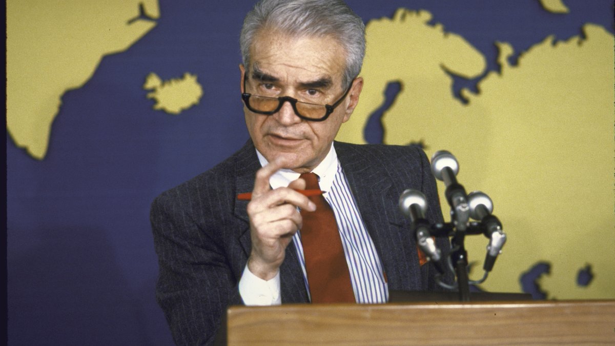 Bernard Kalb, Veteran Foreign Correspondent, Dies at 100 – NBC New York - Vimarsana News