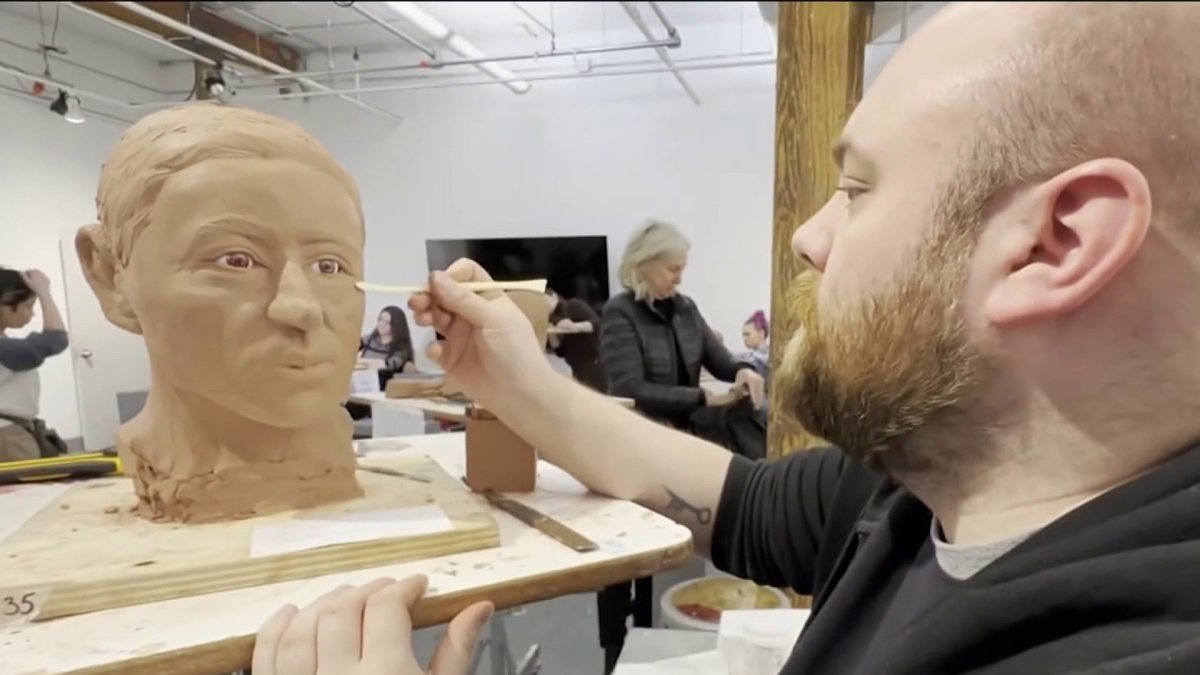 Art Students Work With Human Skulls to Help Solve NY Cold Cases NBC(00)