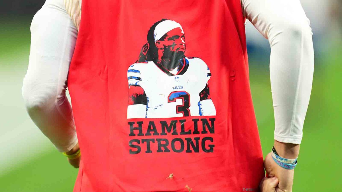 Damar Hamlin Honored by Kansas City Chiefs, Las Vegas Raiders as NFL ...