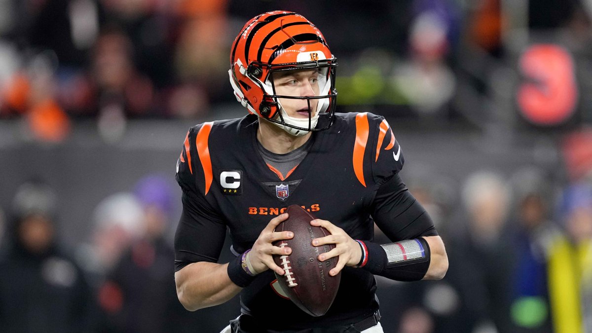 Joe Burrow Arrives in Style for Bengals-Bills Divisional Round