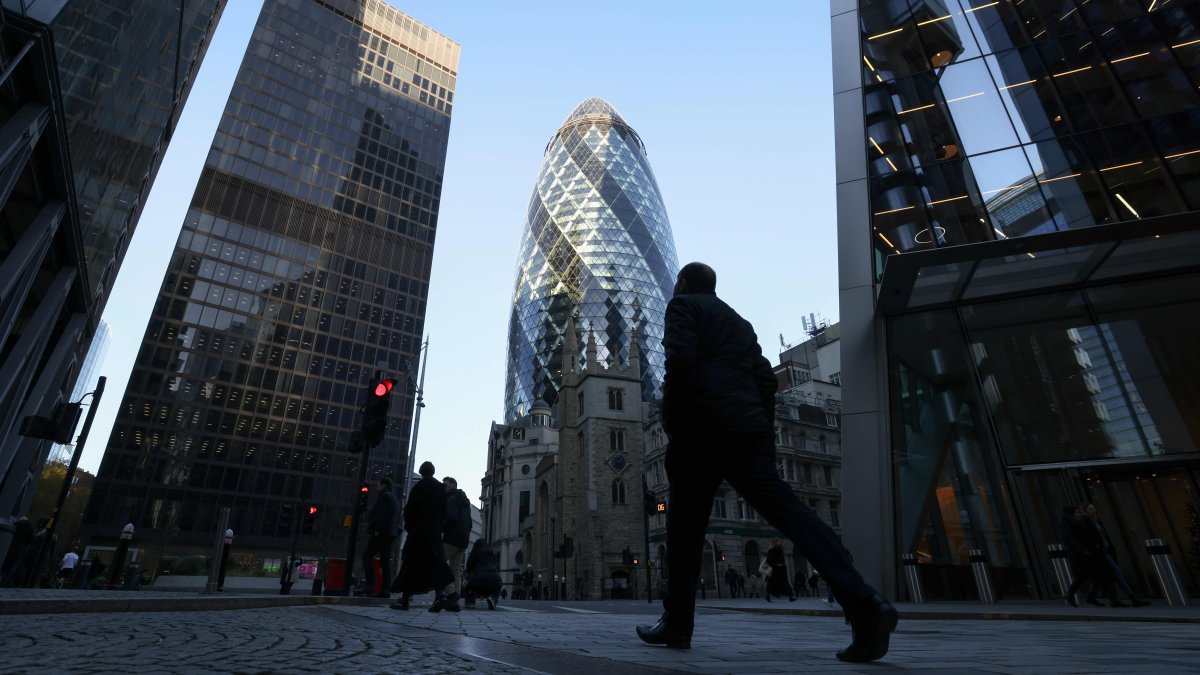 UK Inflation Rate Dips for Third Straight Month to Hit 10.1% - Vimarsana News