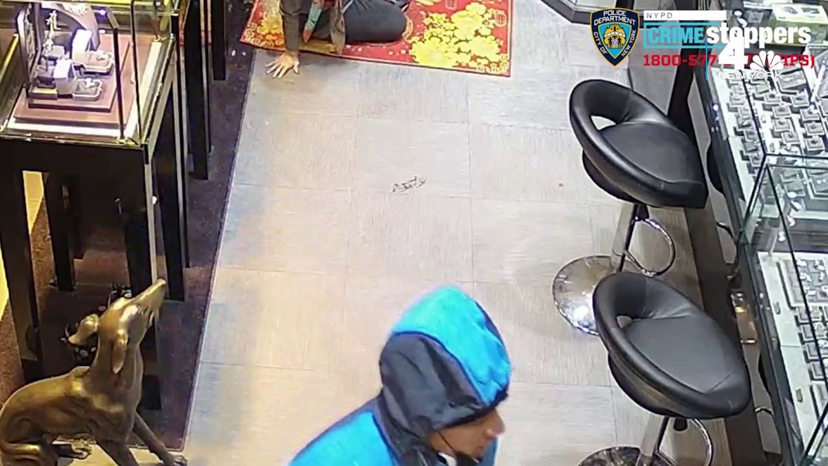 Queens Gem Shop Thieves Caught on Camera – NBC New York