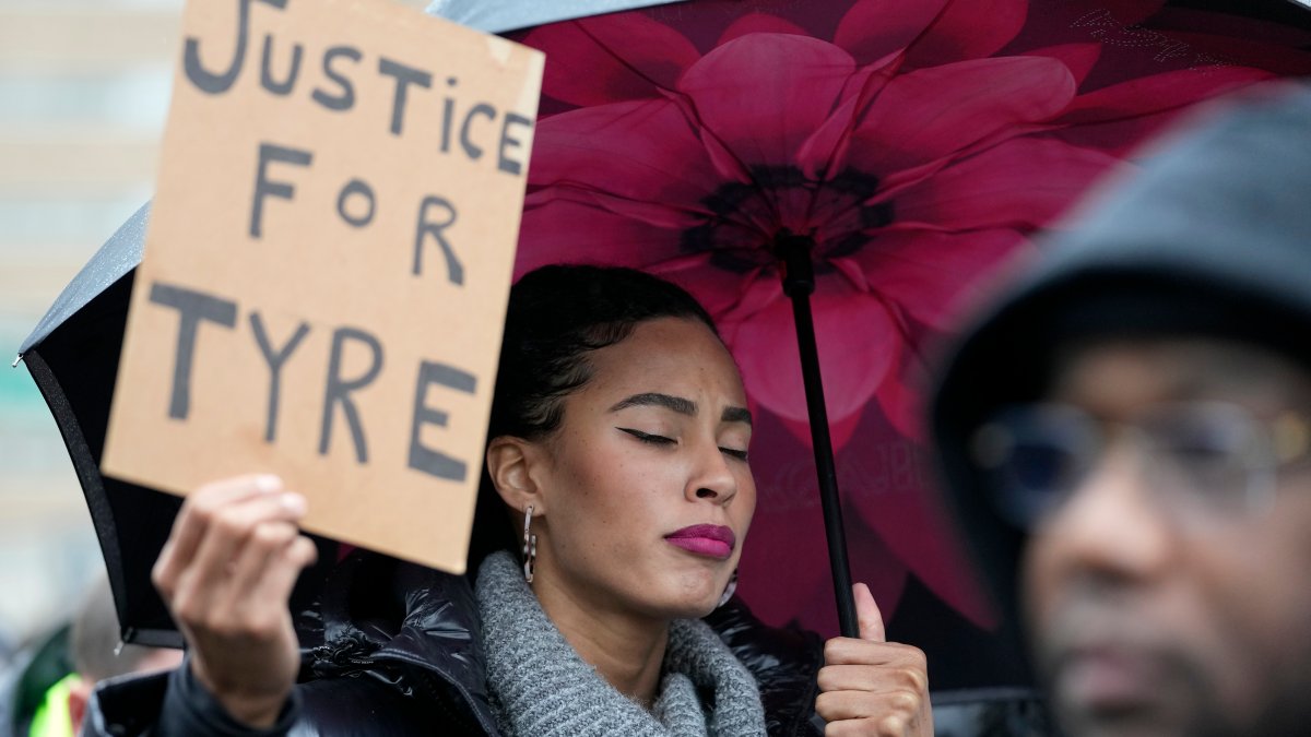 Tyre Nichols Fatal Beating: Licenses Suspended for 2 Fired EMTs – NBC New York - Vimarsana News