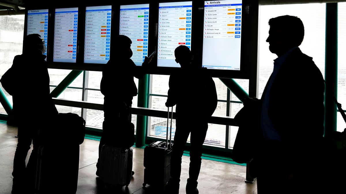 Snowstorm Causes Power Outages and Flight Cancellations Across the US – NBC New York - Vimarsana News
