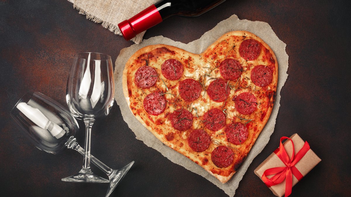 Valentine's Day 2023: Food Deals and Freebies – NBC New York - Vimarsana News
