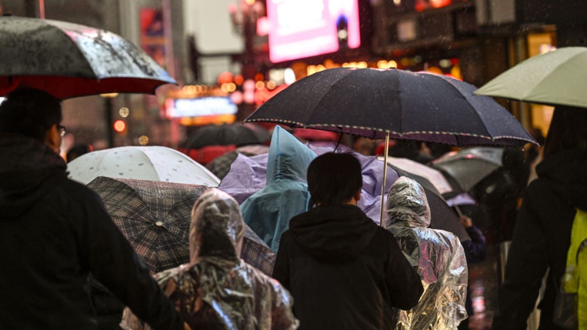 Thunderstorms Threaten NYC Area Today; Winter Storm Looms Mid-Week