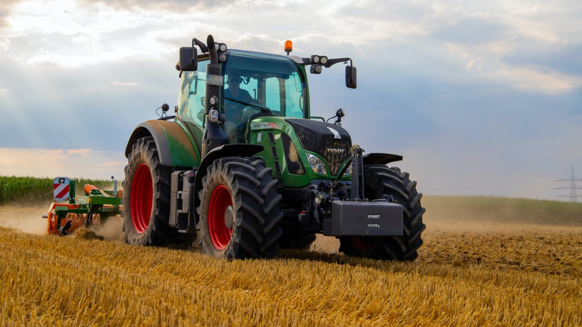 New York Finalizes Overtime Changes for Farm Workers - Vimarsana News