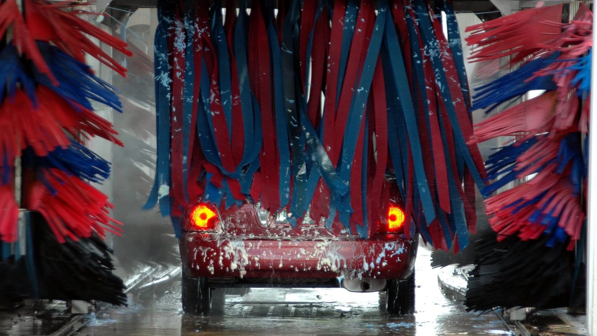 Police Warn of Cars Being Stolen From Car Washes in New York Towns