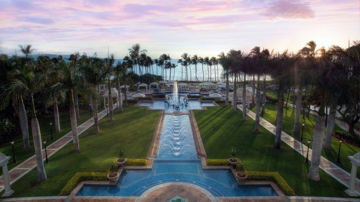Hawaii Resort Is Hiring a Photographer. Perks Include 3-Month Stay and $10,000