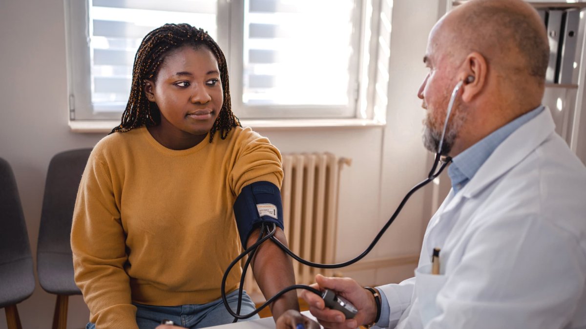 4 Questions to Ask to Avoid Surprise Medical Bills – NBC New York - Vimarsana News