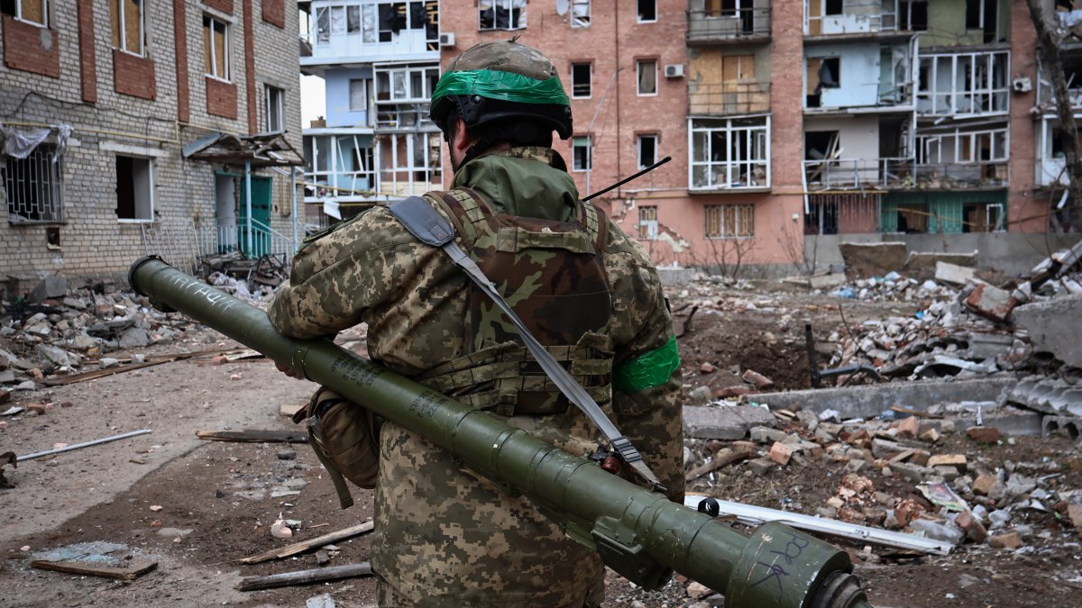 Russia-Ukraine War: Conflict Continues Despite Putin Arrest Warrant – NBC New York - Vimarsana News