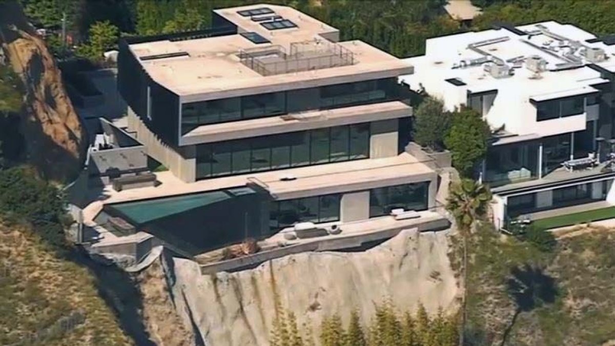 Powerball Winner Buys 25.5 Million Mansion in Hollywood Hills NBC