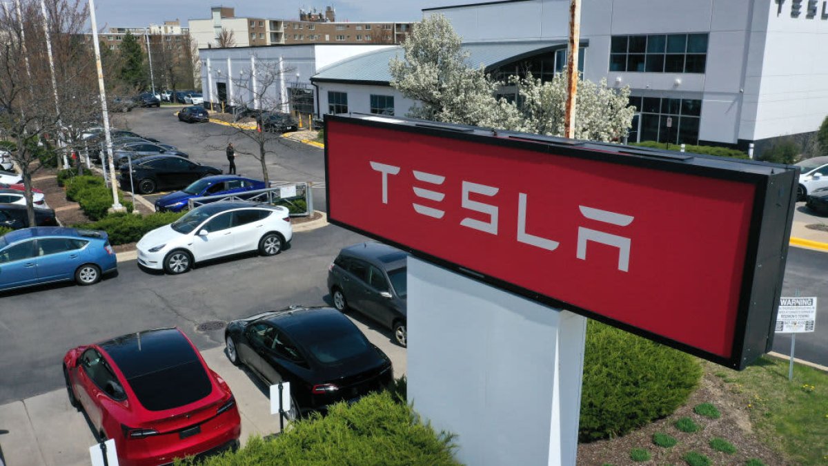 Tesla recalling 2024 Cybertrucks due to faulty pedal NBC New York