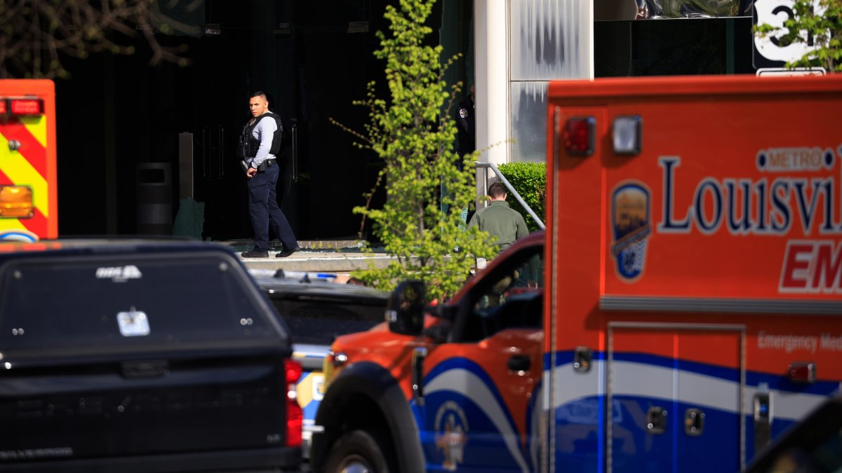 Five Killed in Shooting at Old National Bank in Louisville – NBC New York