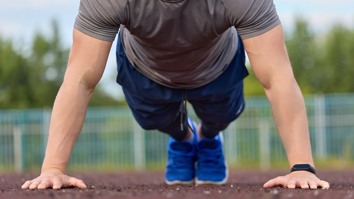 Australian Man Breaks World Record For Push-Ups – NBC New York - Vimarsana News