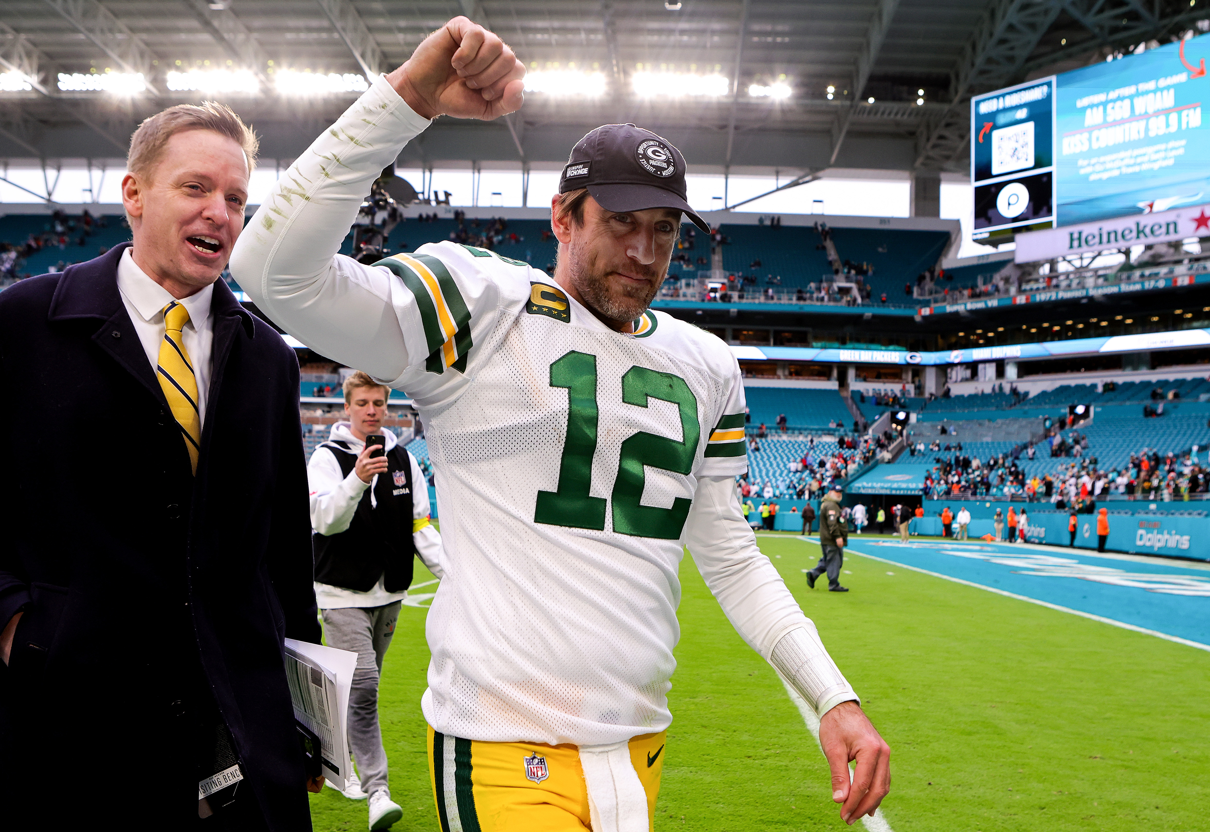 I'm not a savior': Aaron Rodgers makes first appearance as Jets quarterback, Aaron Rodgers