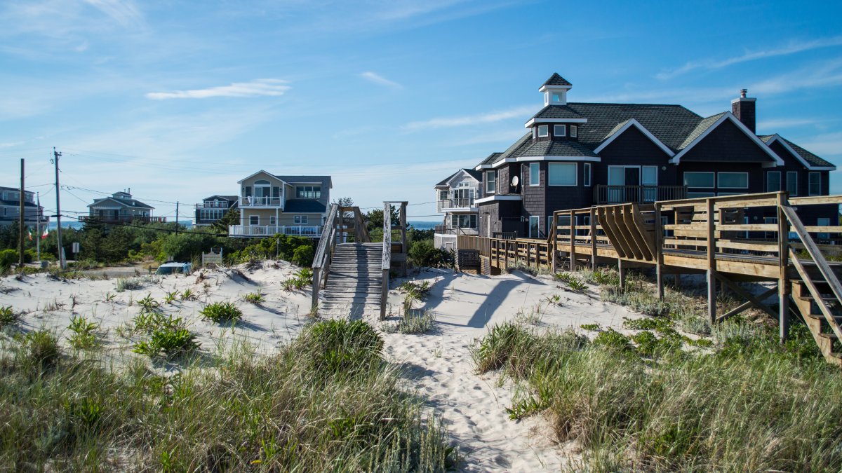 Hamptons Houses for Sale: Prices Are Higher Than Ever, As Average Tops $3 Million – NBC New York - Vimarsana News