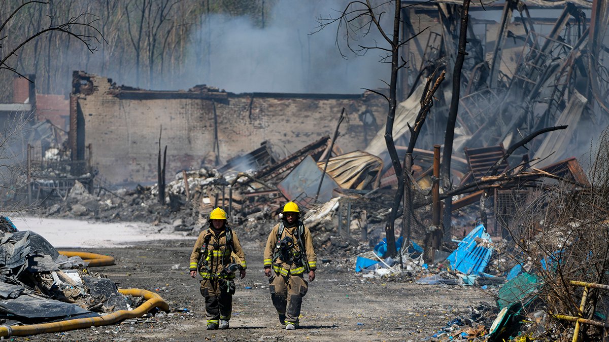 Indiana Plastics Fire Forces Hundreds to Evacuate – NBC New York - Vimarsana News