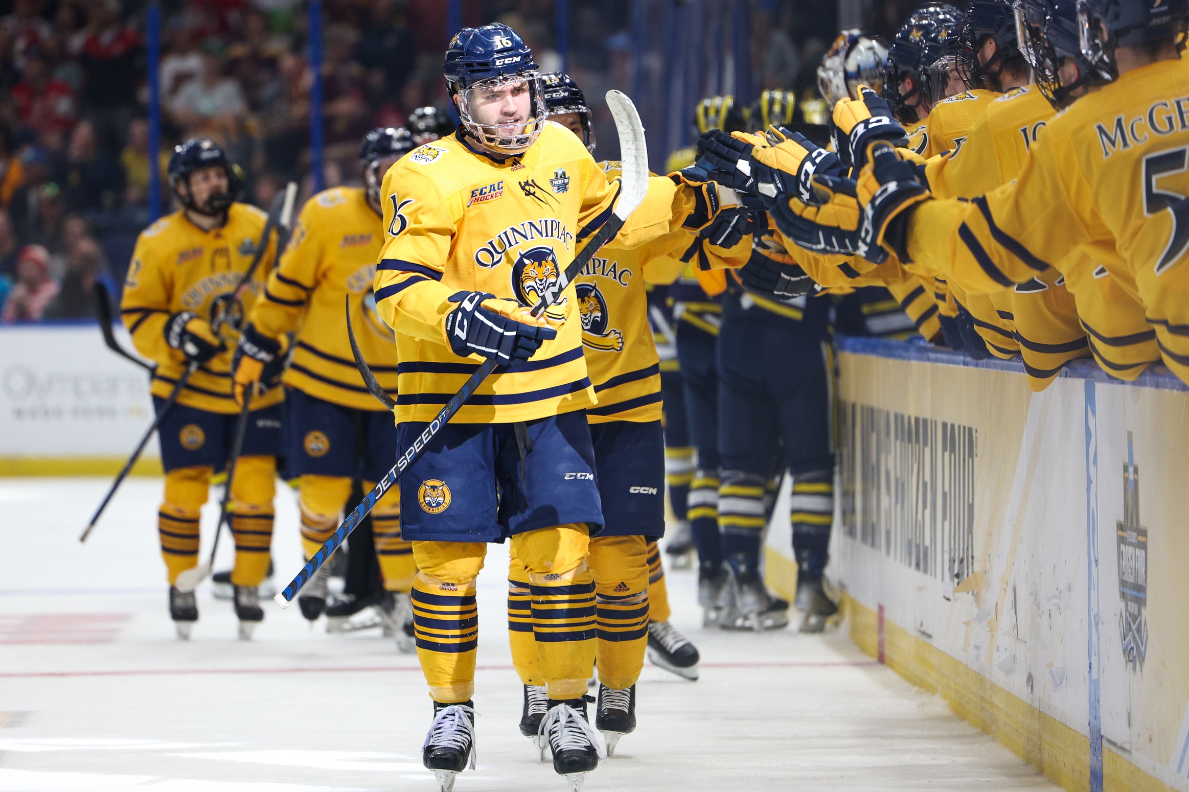 Quinnipiac Michigan in Frozen Four to Hockey Title Game – Connecticut