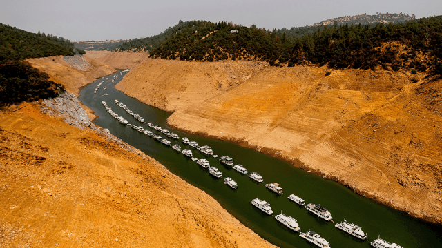 See Photos of California Reservoirs Before and After Historic Storms – NBC New York - Vimarsana News
