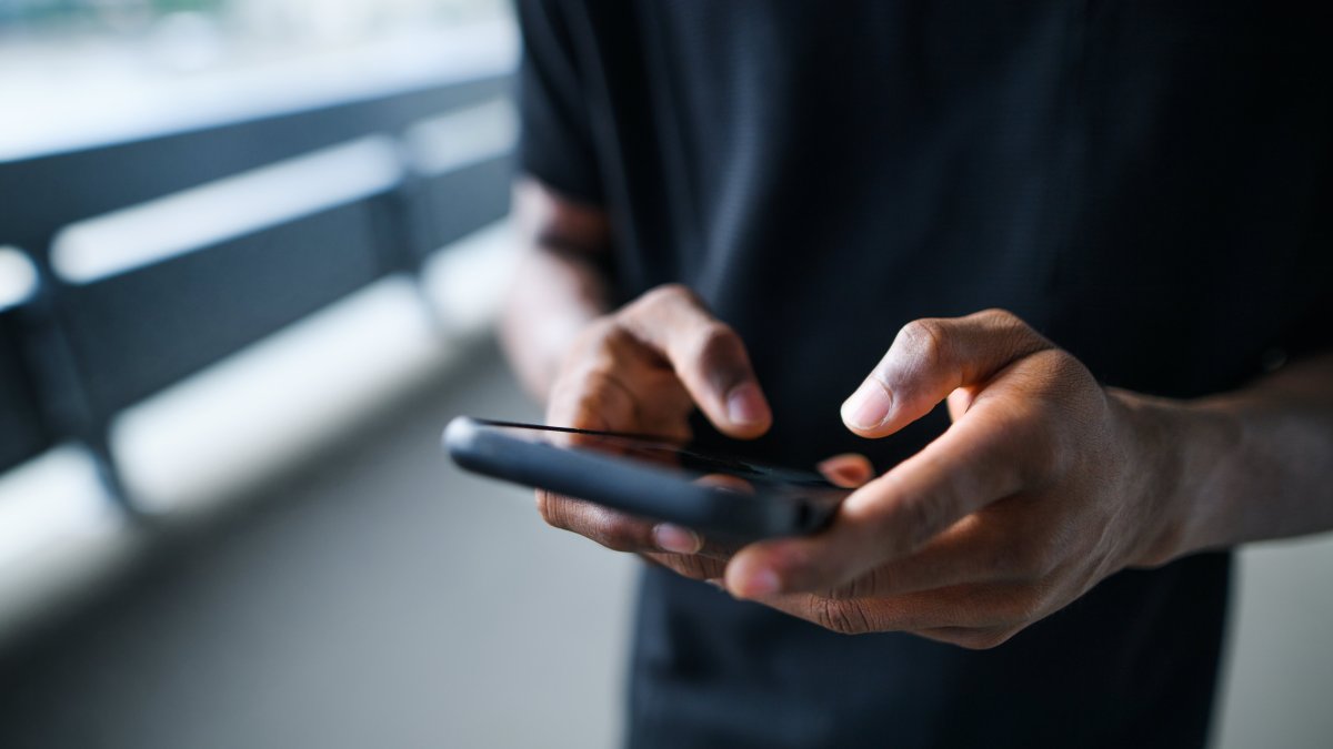 That Simple 'Hi' Text From a Stranger Could Be the Start of a Scam That Ends Up Costing You Millions – NBC New York - Vimarsana News